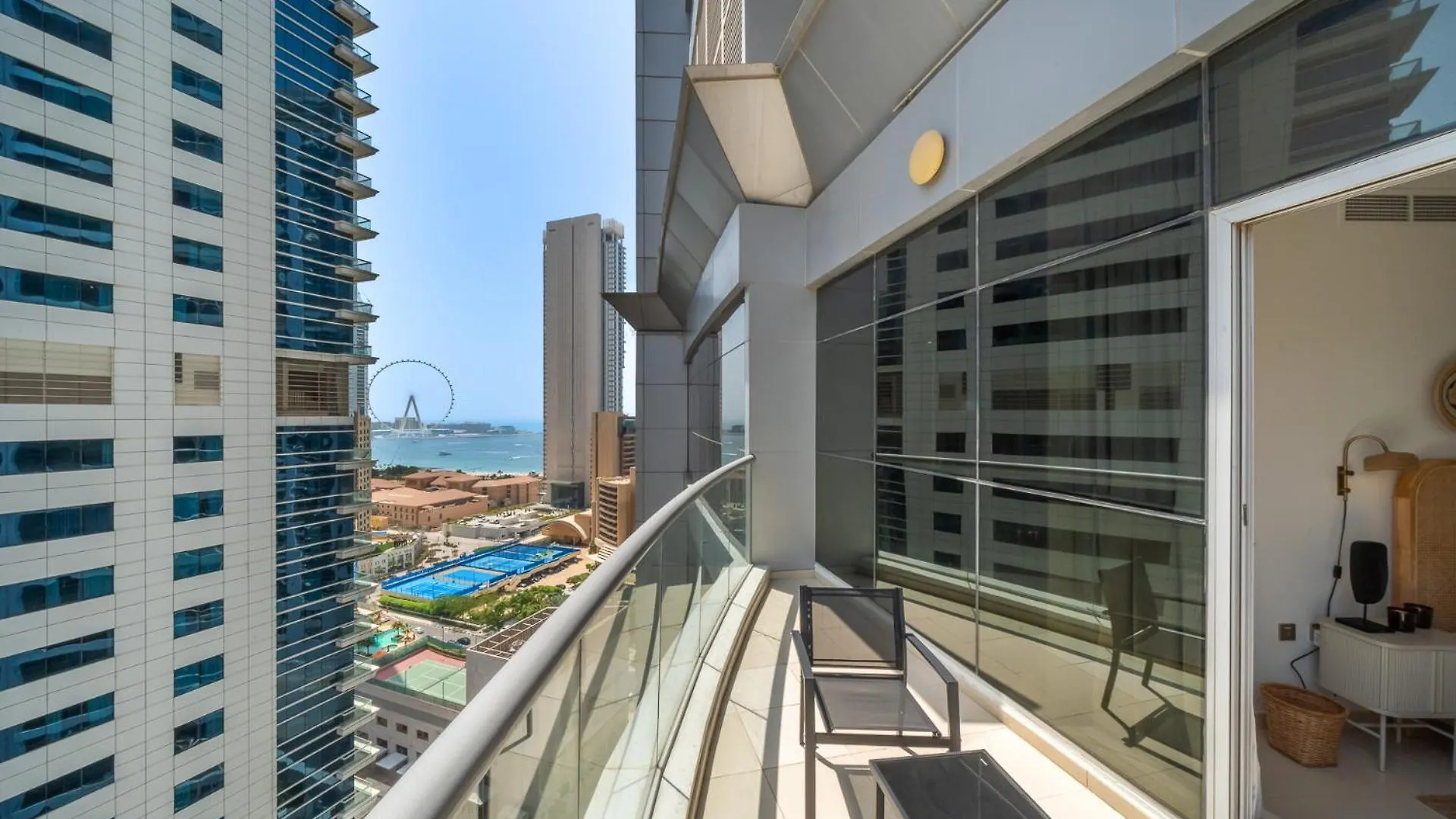 Skyline & Nostalgia Stylish 2Br Getaway Lägenhet Dubai Förenade Arabemiraten