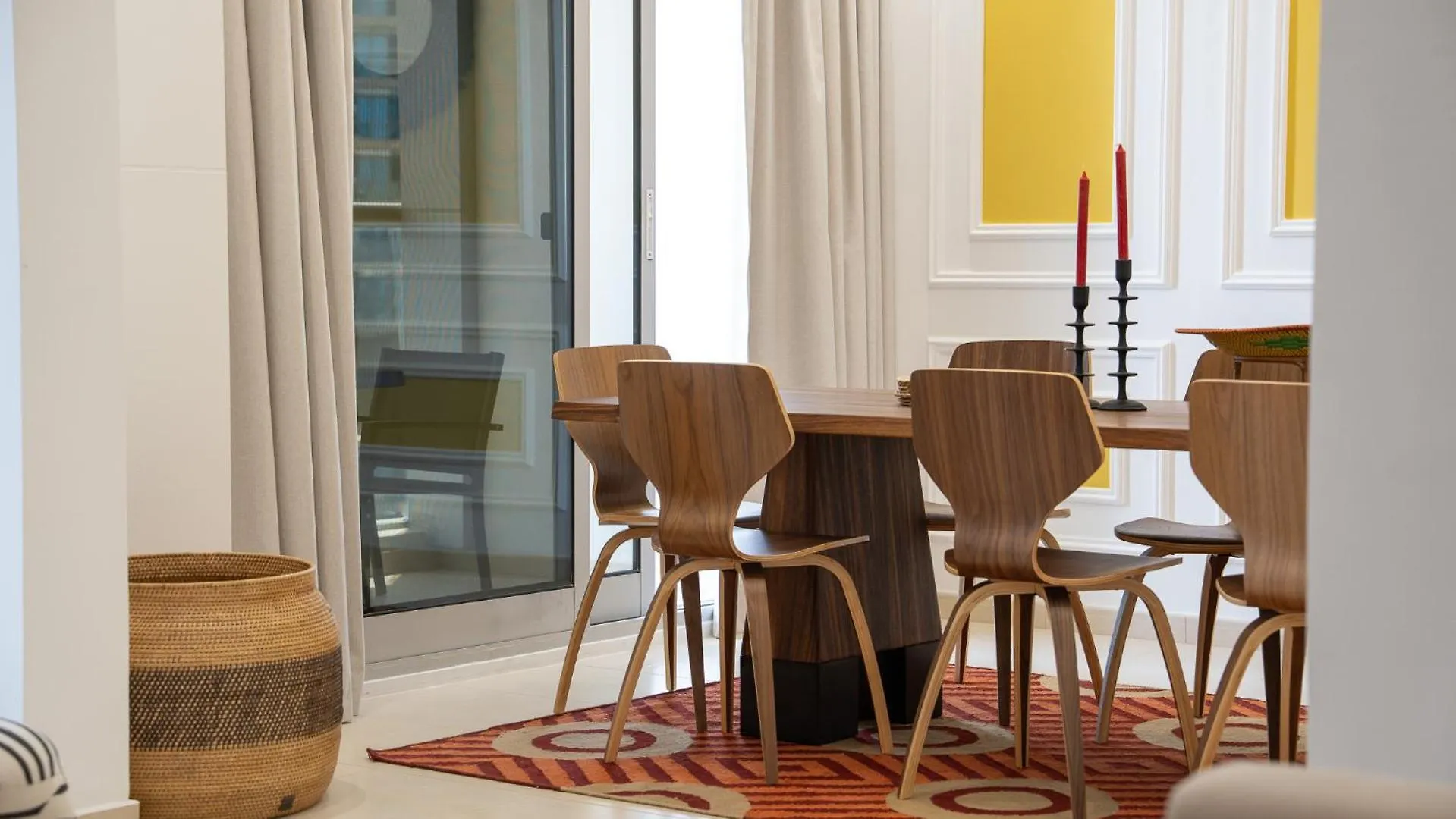 Skyline & Nostalgia Stylish 2Br Getaway Lägenhet Dubai 0*,