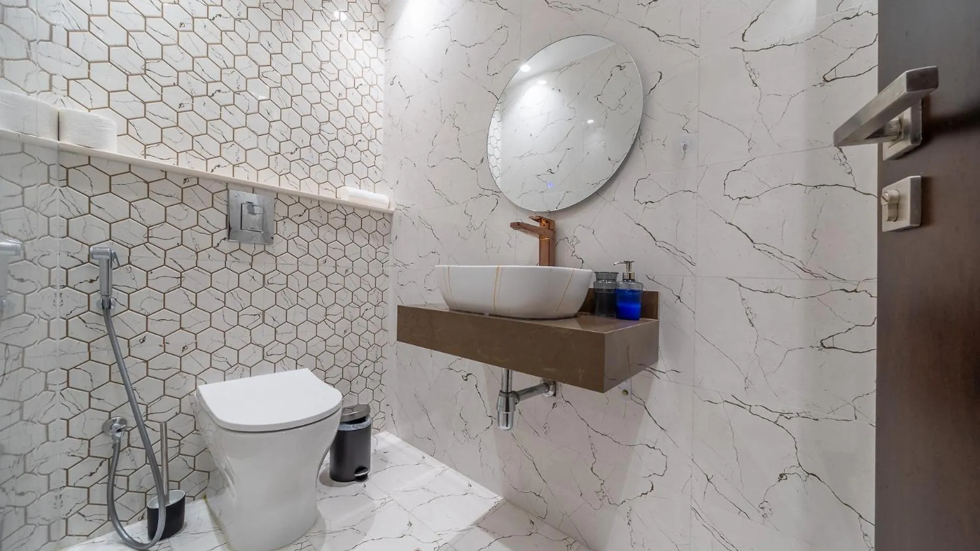 Skyline & Nostalgia Stylish 2Br Getaway Lägenhet Dubai