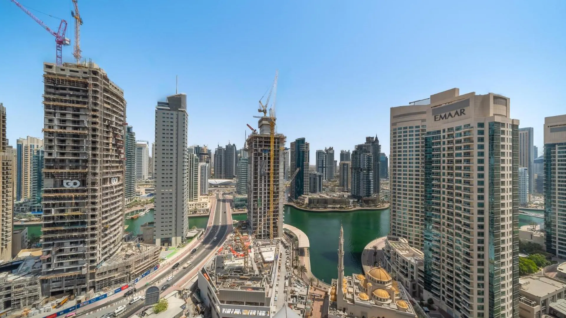 Skyline & Nostalgia Stylish 2Br Getaway Lägenhet Dubai